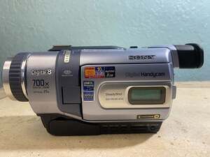 Sony Digital8 Handycam DCR-TRV340 Camcorder